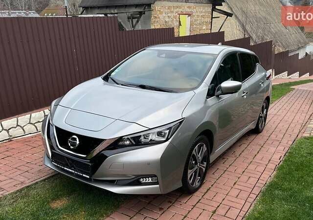 Серый Ниссан Лиф, объемом двигателя 0 л и пробегом 48 тыс. км за 14300 $, фото 1 на Automoto.ua