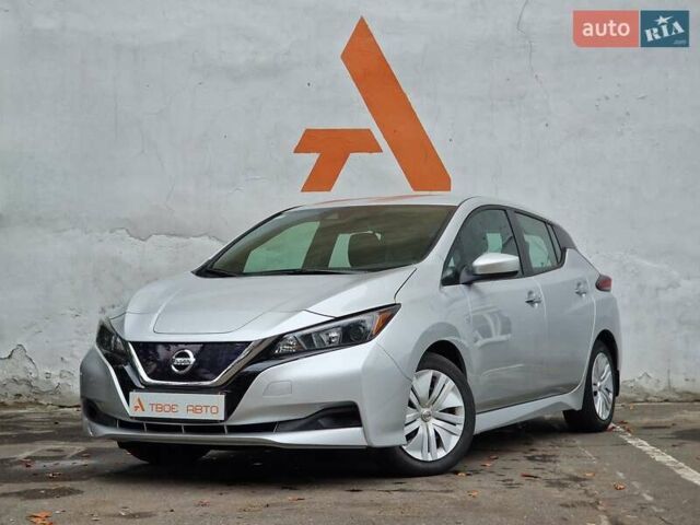 Серый Ниссан Лиф, объемом двигателя 0 л и пробегом 26 тыс. км за 14990 $, фото 1 на Automoto.ua