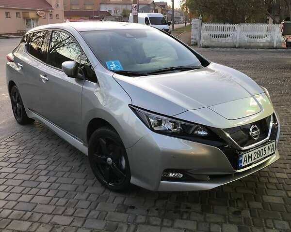 Сірий Ніссан Ліф, об'ємом двигуна 0 л та пробігом 126 тис. км за 16500 $, фото 1 на Automoto.ua