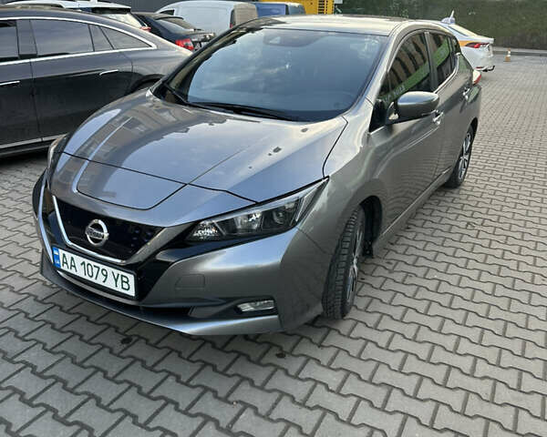 Серый Ниссан Лиф, объемом двигателя 0 л и пробегом 77 тыс. км за 15000 $, фото 1 на Automoto.ua