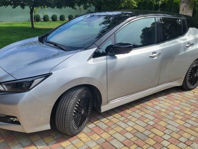 Сірий Ніссан Ліф, об'ємом двигуна 0 л та пробігом 25 тис. км за 21000 $, фото 1 на Automoto.ua