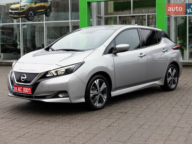 Серый Ниссан Лиф, объемом двигателя 0 л и пробегом 26 тыс. км за 15850 $, фото 1 на Automoto.ua