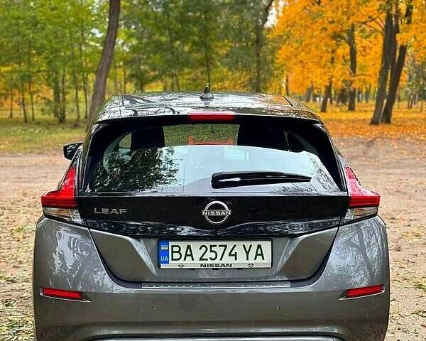 Серый Ниссан Лиф, объемом двигателя 0 л и пробегом 200 тыс. км за 16000 $, фото 1 на Automoto.ua