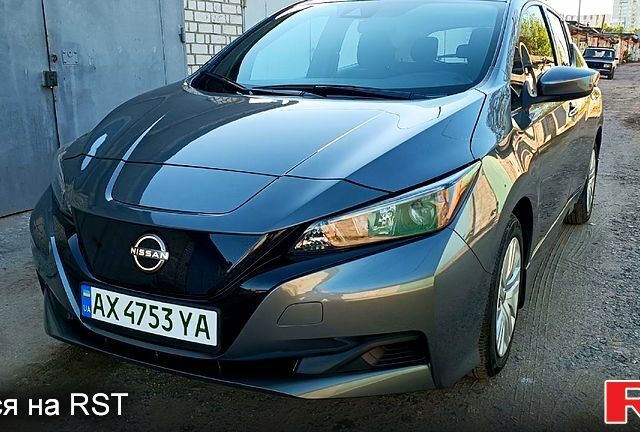 Сірий Ніссан Ліф, об'ємом двигуна 0.16 л та пробігом 6 тис. км за 17500 $, фото 1 на Automoto.ua