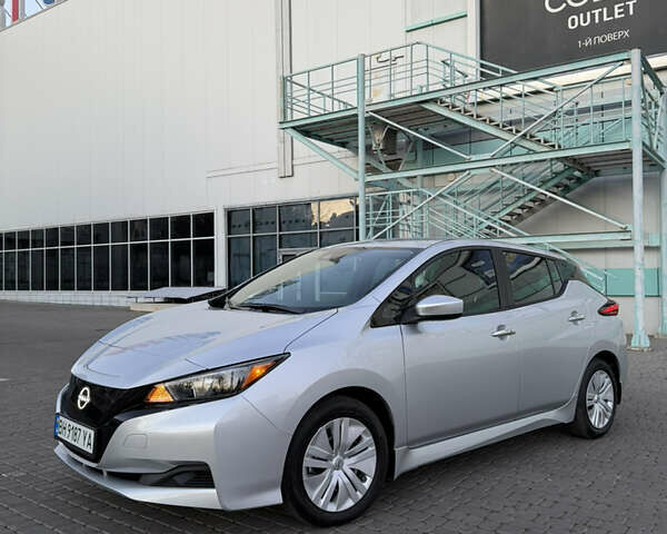 Серый Ниссан Лиф, объемом двигателя 0 л и пробегом 6 тыс. км за 17200 $, фото 1 на Automoto.ua