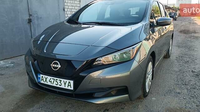 Серый Ниссан Лиф, объемом двигателя 0 л и пробегом 6 тыс. км за 16500 $, фото 1 на Automoto.ua