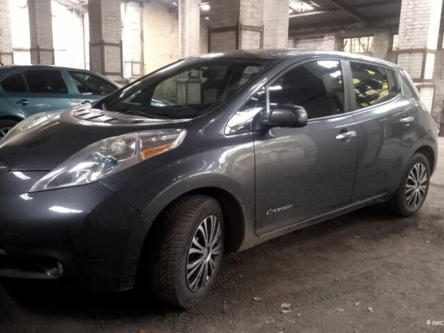 Серый Ниссан Лиф, объемом двигателя 0 л и пробегом 211 тыс. км за 6999 $, фото 1 на Automoto.ua