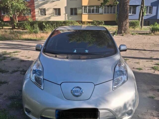 Серый Ниссан Лиф, объемом двигателя 0 л и пробегом 20 тыс. км за 9000 $, фото 1 на Automoto.ua