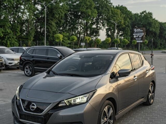 Серый Ниссан Лиф, об'ємом двигуна 0 л та пробігом 39 тис. км за 14000 $, фото 1 на Automoto.ua