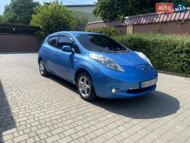 Синий Ниссан Лиф, объемом двигателя 0 л и пробегом 150 тыс. км за 5000 $, фото 1 на Automoto.ua