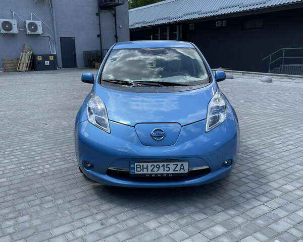 Синий Ниссан Лиф, объемом двигателя 0 л и пробегом 140 тыс. км за 4500 $, фото 1 на Automoto.ua