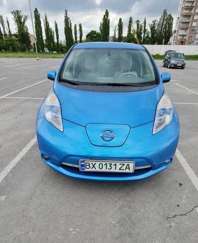Синий Ниссан Лиф, объемом двигателя 0 л и пробегом 100 тыс. км за 3900 $, фото 1 на Automoto.ua