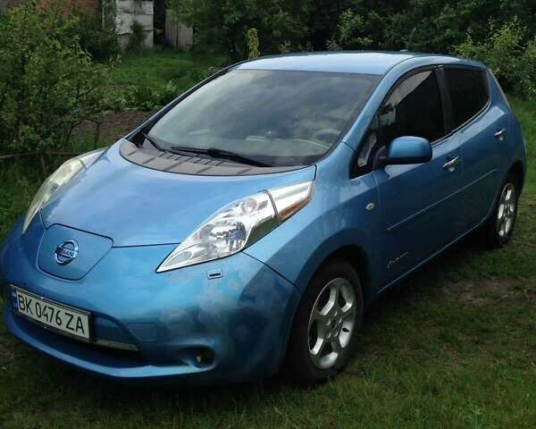 Синий Ниссан Лиф, объемом двигателя 0 л и пробегом 60 тыс. км за 5000 $, фото 1 на Automoto.ua