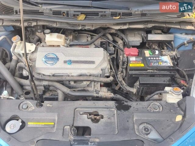 Синий Ниссан Лиф, объемом двигателя 0 л и пробегом 179 тыс. км за 4500 $, фото 1 на Automoto.ua