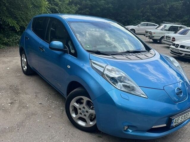 Синий Ниссан Лиф, объемом двигателя 0 л и пробегом 82 тыс. км за 5500 $, фото 1 на Automoto.ua