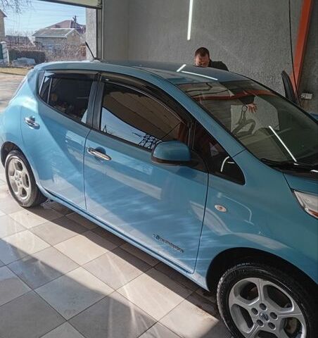 Синій Ніссан Ліф, об'ємом двигуна 0 л та пробігом 75 тис. км за 4300 $, фото 1 на Automoto.ua