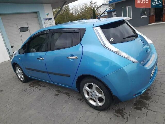 Синий Ниссан Лиф, объемом двигателя 0 л и пробегом 128 тыс. км за 5000 $, фото 1 на Automoto.ua