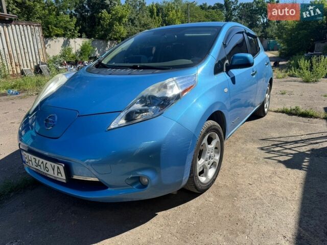 Синий Ниссан Лиф, объемом двигателя 0 л и пробегом 77 тыс. км за 4800 $, фото 1 на Automoto.ua