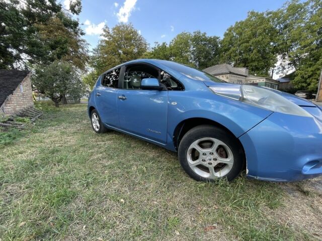 Синий Ниссан Лиф, объемом двигателя 0 л и пробегом 170 тыс. км за 2500 $, фото 1 на Automoto.ua