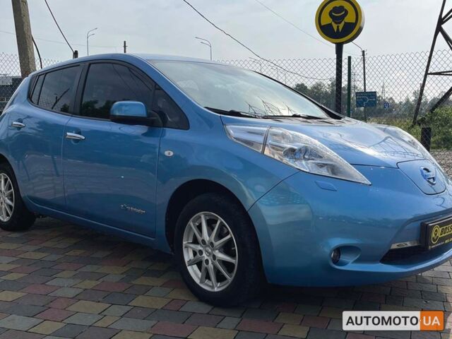 Синій Ніссан Ліф, об'ємом двигуна 25 л та пробігом 135 тис. км за 6400 $, фото 1 на Automoto.ua