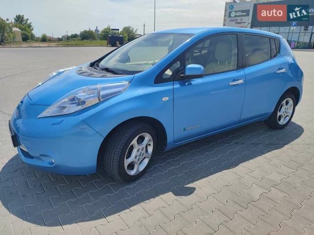 Синий Ниссан Лиф, объемом двигателя 0 л и пробегом 265 тыс. км за 3900 $, фото 1 на Automoto.ua