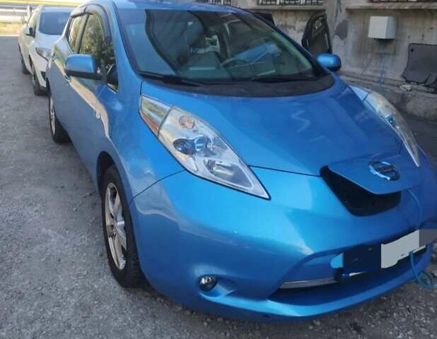 Синий Ниссан Лиф, объемом двигателя 0 л и пробегом 144 тыс. км за 6500 $, фото 1 на Automoto.ua