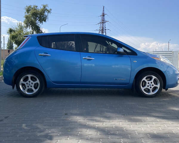 Синій Ніссан Ліф, об'ємом двигуна 0 л та пробігом 105 тис. км за 5999 $, фото 1 на Automoto.ua