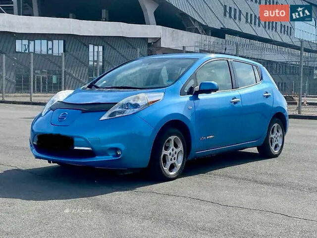 Синий Ниссан Лиф, объемом двигателя 0 л и пробегом 120 тыс. км за 5000 $, фото 1 на Automoto.ua