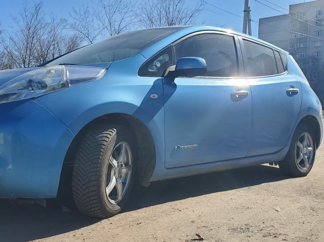 Синий Ниссан Лиф, объемом двигателя 0 л и пробегом 148 тыс. км за 7563 $, фото 1 на Automoto.ua