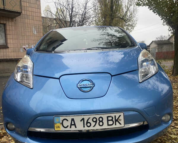 Синий Ниссан Лиф, объемом двигателя 0 л и пробегом 270 тыс. км за 3700 $, фото 1 на Automoto.ua