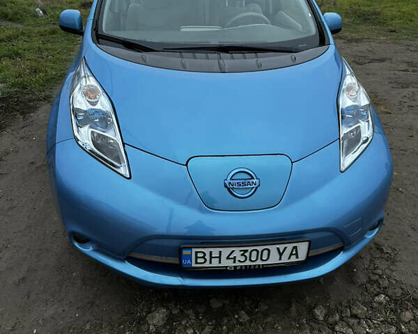 Синий Ниссан Лиф, объемом двигателя 0 л и пробегом 104 тыс. км за 4200 $, фото 1 на Automoto.ua