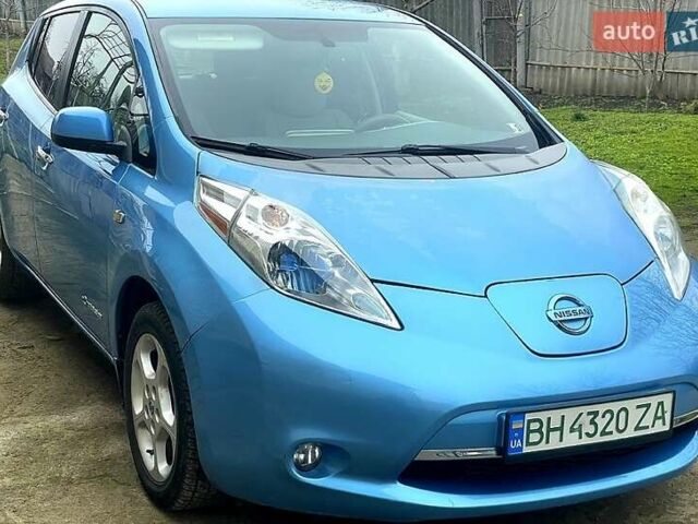 Синий Ниссан Лиф, объемом двигателя 0 л и пробегом 118 тыс. км за 8500 $, фото 1 на Automoto.ua