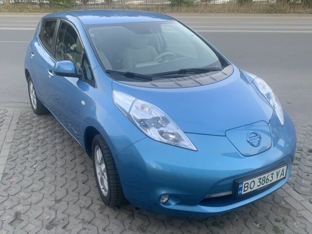 Синий Ниссан Лиф, объемом двигателя 0 л и пробегом 88 тыс. км за 5902 $, фото 1 на Automoto.ua