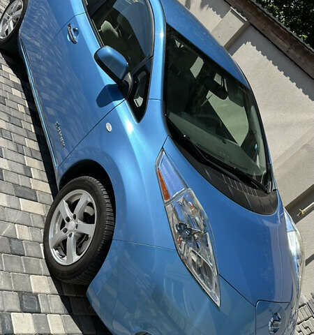 Синий Ниссан Лиф, объемом двигателя 0 л и пробегом 130 тыс. км за 5200 $, фото 1 на Automoto.ua