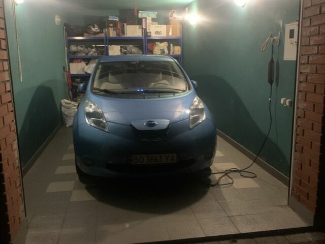 Синий Ниссан Лиф, объемом двигателя 0 л и пробегом 88 тыс. км за 5903 $, фото 1 на Automoto.ua