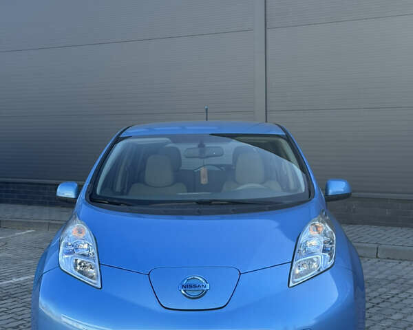 Синий Ниссан Лиф, объемом двигателя 0 л и пробегом 120 тыс. км за 4500 $, фото 1 на Automoto.ua