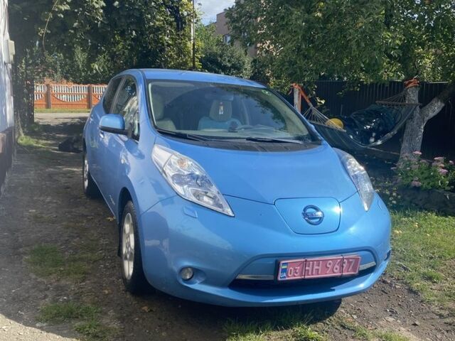 Синий Ниссан Лиф, объемом двигателя 0 л и пробегом 1 тыс. км за 4500 $, фото 1 на Automoto.ua