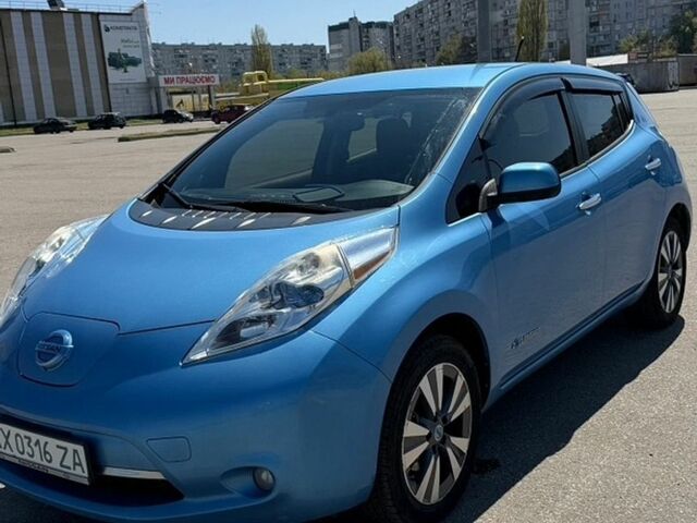 Синий Ниссан Лиф, объемом двигателя 0 л и пробегом 237 тыс. км за 7500 $, фото 1 на Automoto.ua