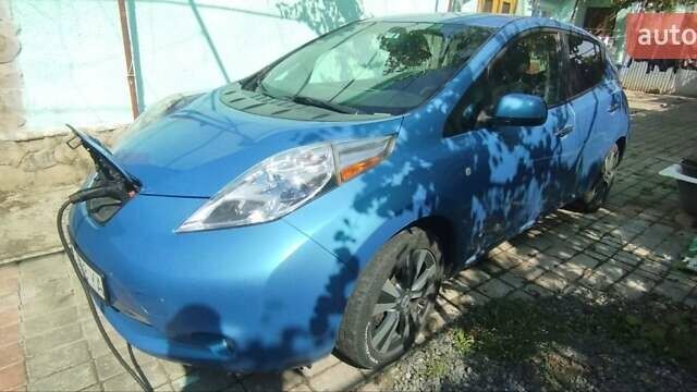 Синий Ниссан Лиф, объемом двигателя 0 л и пробегом 395 тыс. км за 6500 $, фото 1 на Automoto.ua