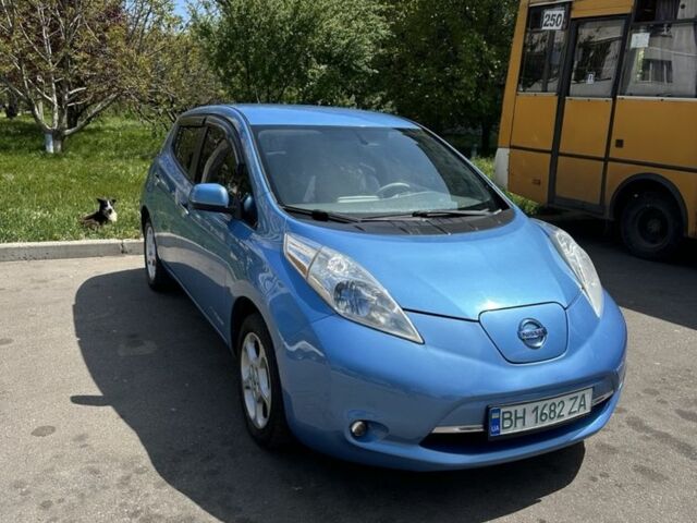 Синий Ниссан Лиф, объемом двигателя 0 л и пробегом 250 тыс. км за 5250 $, фото 1 на Automoto.ua