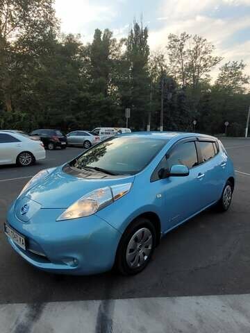 Синий Ниссан Лиф, объемом двигателя 0 л и пробегом 110 тыс. км за 6500 $, фото 1 на Automoto.ua