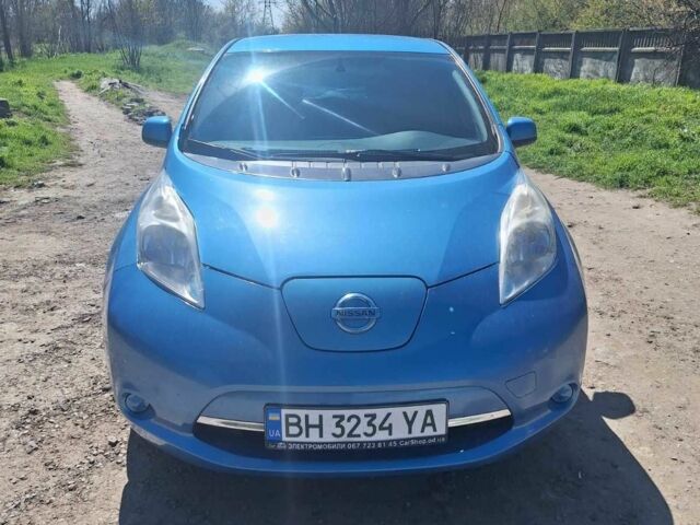 Синий Ниссан Лиф, объемом двигателя 0 л и пробегом 190 тыс. км за 5000 $, фото 1 на Automoto.ua