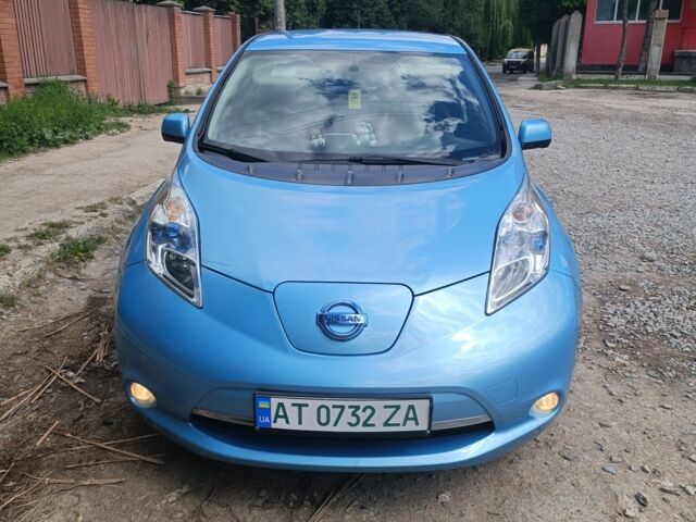 Синий Ниссан Лиф, объемом двигателя 0 л и пробегом 100 тыс. км за 7000 $, фото 1 на Automoto.ua