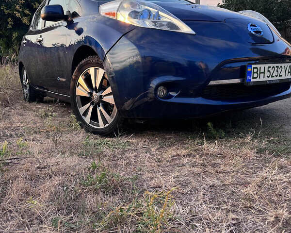 Синий Ниссан Лиф, объемом двигателя 0 л и пробегом 98 тыс. км за 7500 $, фото 1 на Automoto.ua