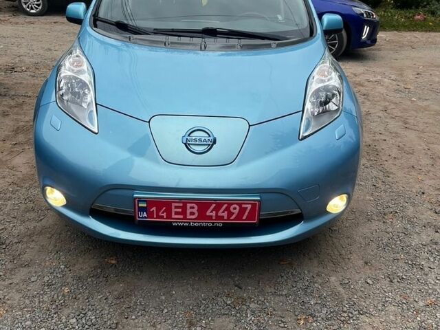 Синий Ниссан Лиф, объемом двигателя 0 л и пробегом 95 тыс. км за 8300 $, фото 1 на Automoto.ua