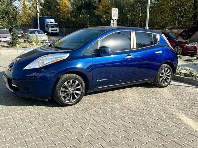 Синий Ниссан Лиф, объемом двигателя 0 л и пробегом 138 тыс. км за 9200 $, фото 1 на Automoto.ua