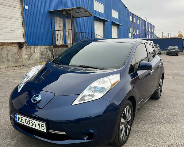 Синий Ниссан Лиф, объемом двигателя 0 л и пробегом 53 тыс. км за 10300 $, фото 1 на Automoto.ua