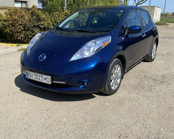 Синий Ниссан Лиф, объемом двигателя 0 л и пробегом 101 тыс. км за 8700 $, фото 1 на Automoto.ua