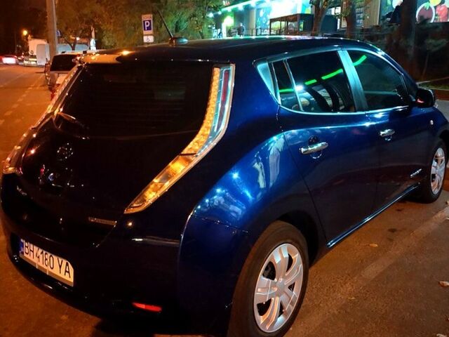 Синий Ниссан Лиф, объемом двигателя 80 л и пробегом 117 тыс. км за 8000 $, фото 1 на Automoto.ua