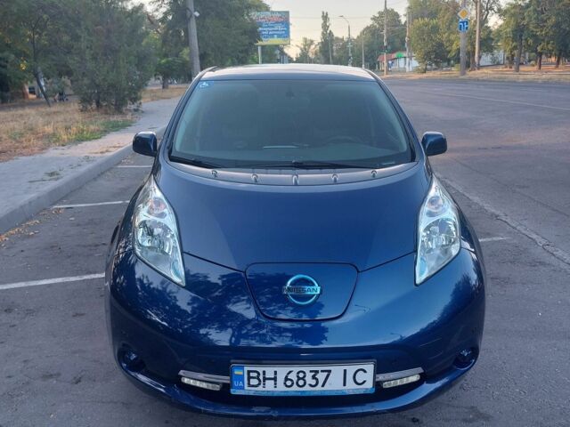 Синий Ниссан Лиф, объемом двигателя 0 л и пробегом 200 тыс. км за 6000 $, фото 1 на Automoto.ua